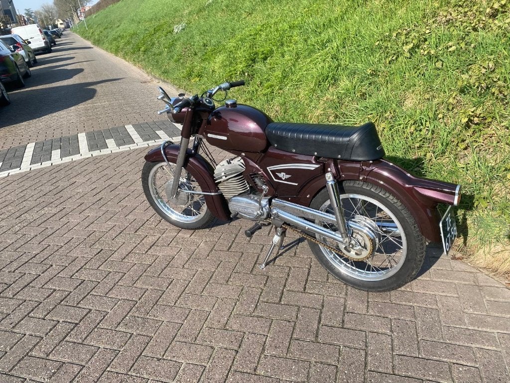 zundapp 125 cc in nieuw staat, Overige modellen, Zo goed als nieuw, 5 versnellingen, 125 cc