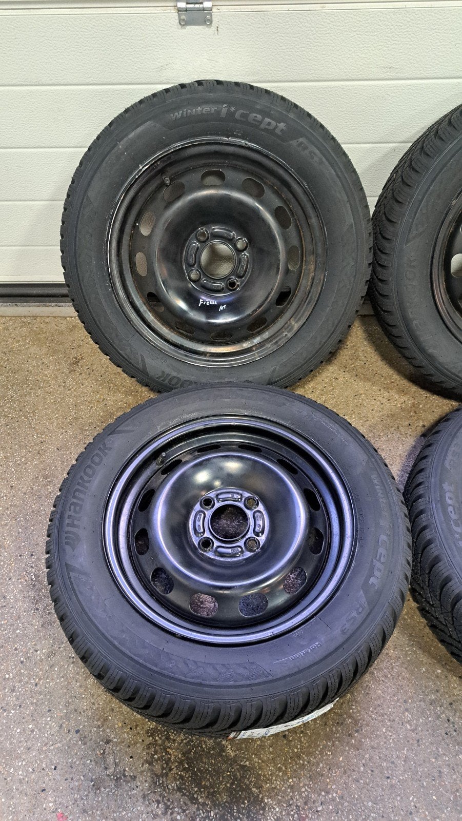 Ford Fiesta winterbandenset 195/60R15 Hankook Icept + TPMS, Gebruikt, 15 inch, Ford, Banden en Velgen