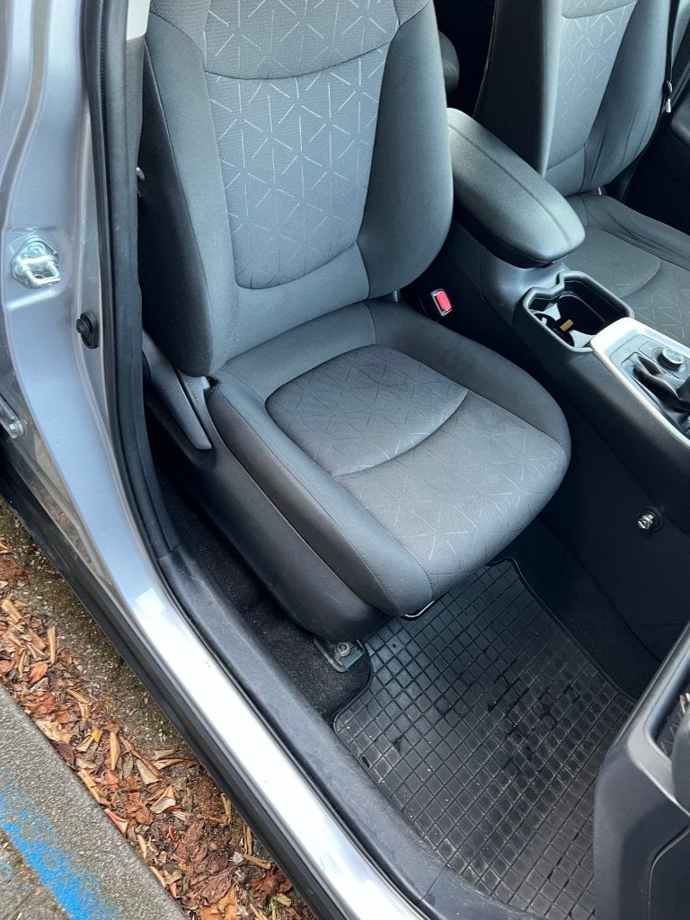 Foto 10 van Toyota Rav4 2.5 Hybrid AWD 2019 - technisch goed
