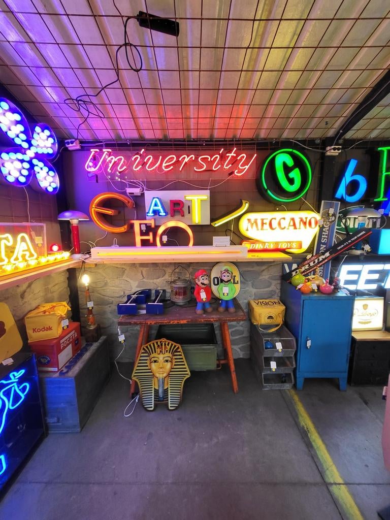 Neon reclame verlichting, lichtreclame, lichtbakken., Gebruikt, Lichtbak of (neon) lamp, Onbekend, Ophalen of Verzenden