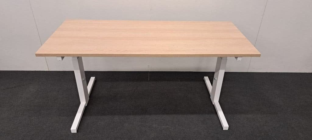 Knop instelbaar bureau 160x70cm, H64/84cm, Eiken, Wit, 160 cm, Gebruikt, In hoogte verstelbaar, Schoolbureau