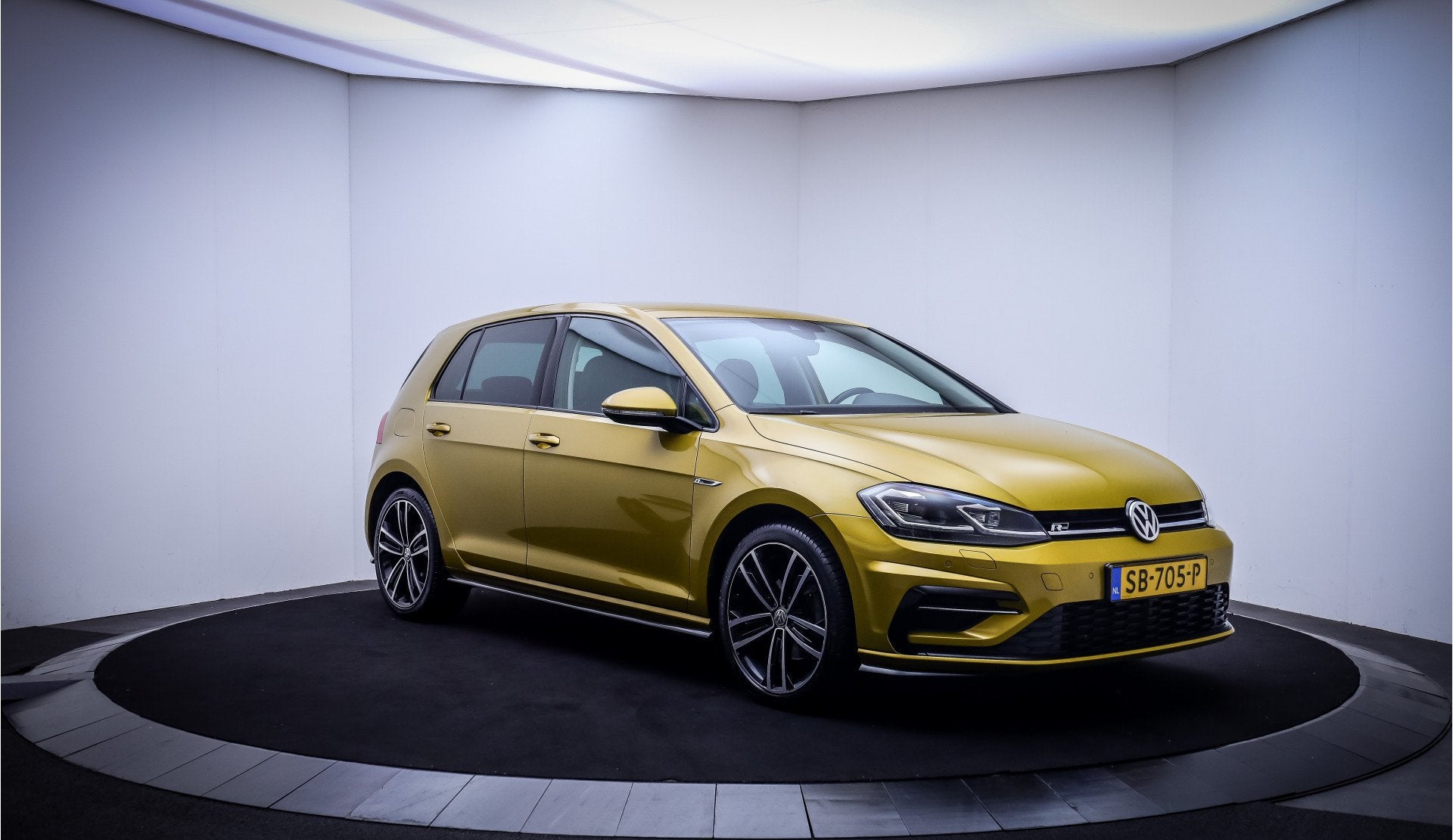 Volkswagen Golf 1.4 TSI 150pk Dsg R-LINE Highline FULL LED |, Gebruikt, 4 cilinders, 150 pk, 650 kg