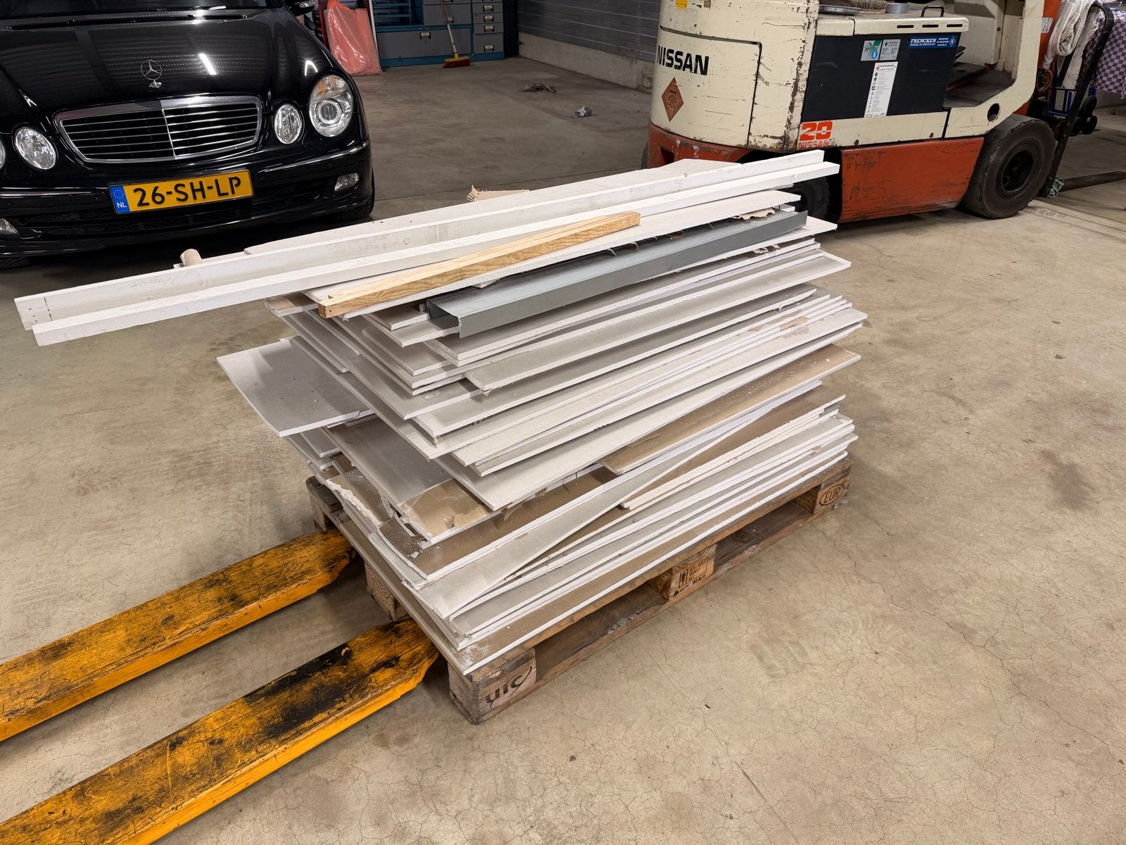 GRATIS AFHALEN Pallet met diverse stukken gipsplaat, Ophalen, Gebruikt, Overige materialen, Minder dan 20 mm