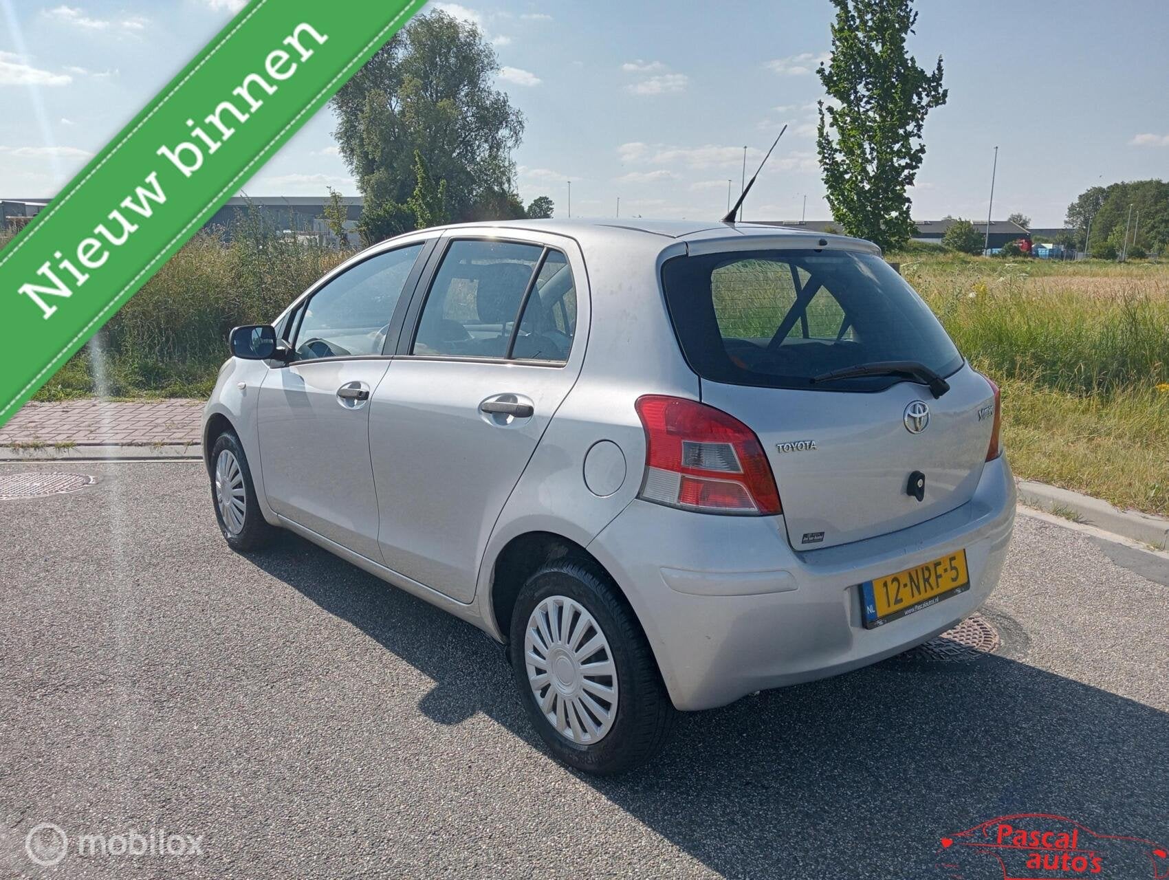 Toyota Yaris 1.0 VVTi Cool NAP 1e eigenaar airco, Auto's, Voorwielaandrijving, Euro 5, 750 kg, Bedrijf