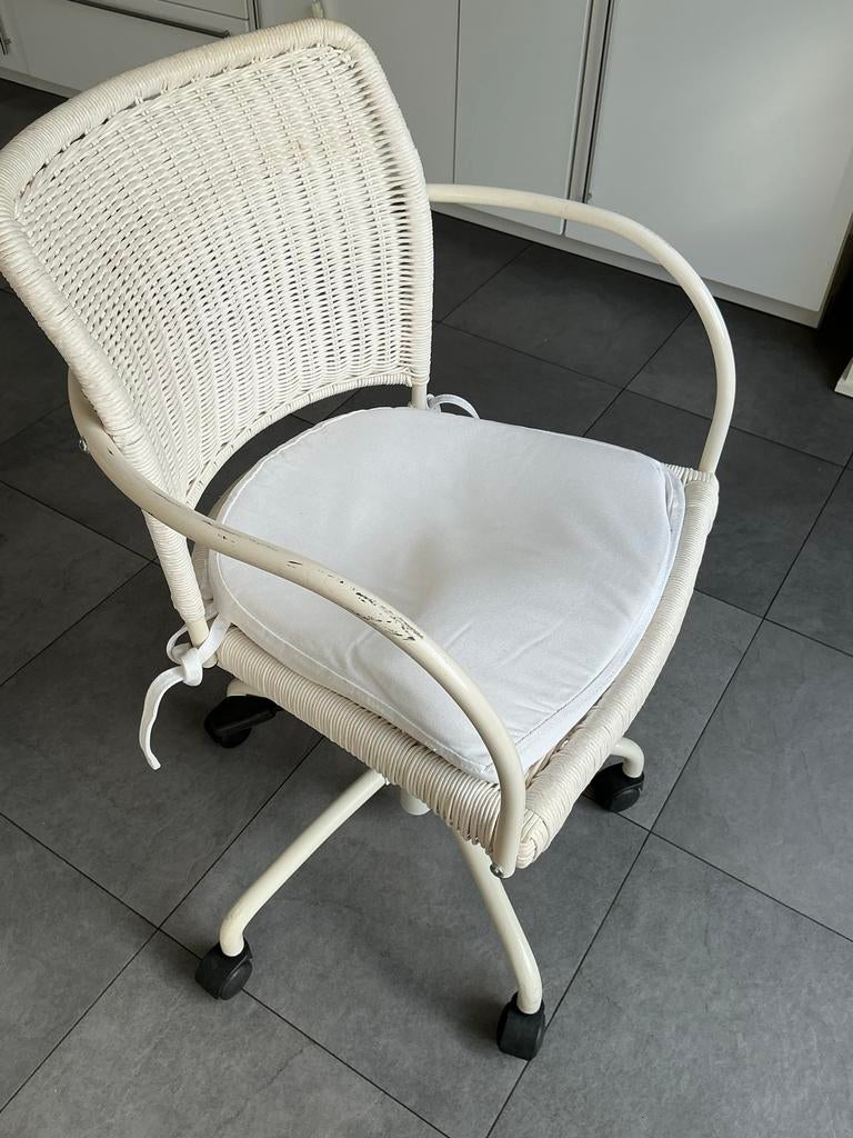 Witte rotan bureaustoel met wieltjes, Ophalen, Gebruikt, Wit, Riet of Rotan