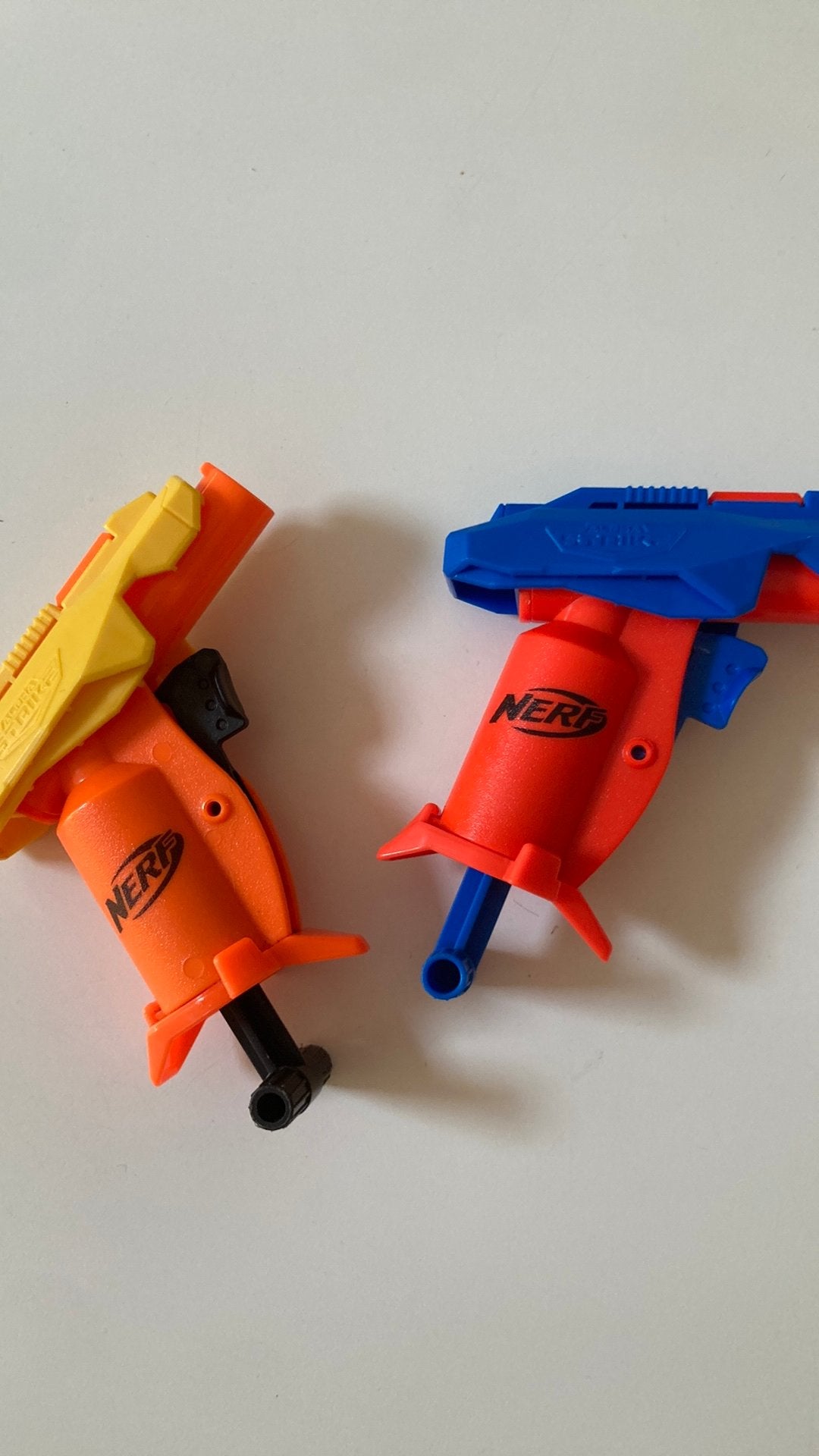 2 NERF pistooltjes, Ophalen, Zo goed als nieuw
