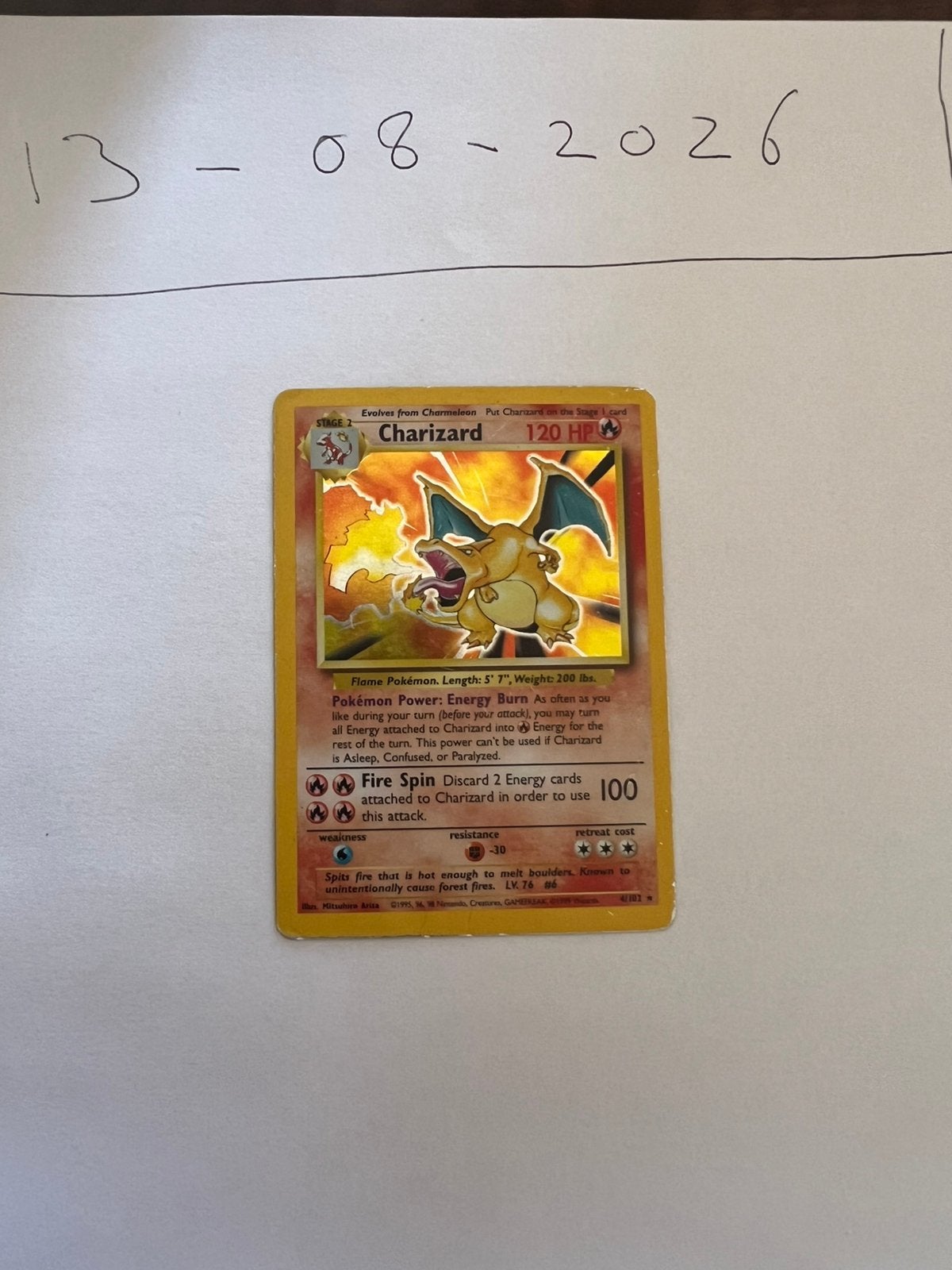 Pokemon charizard base set 4/102, Hobby en Vrije tijd, Verzamelkaartspellen | Pokémon, Ophalen of Verzenden, Zo goed als nieuw