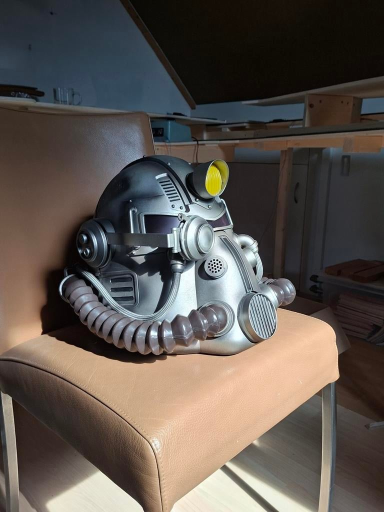 Fallout 76 collectors edition powerhelmet + nylon bag, Spelcomputers en Games, Games | Pc, Avontuur en Actie, Vanaf 18 jaar, 1 speler