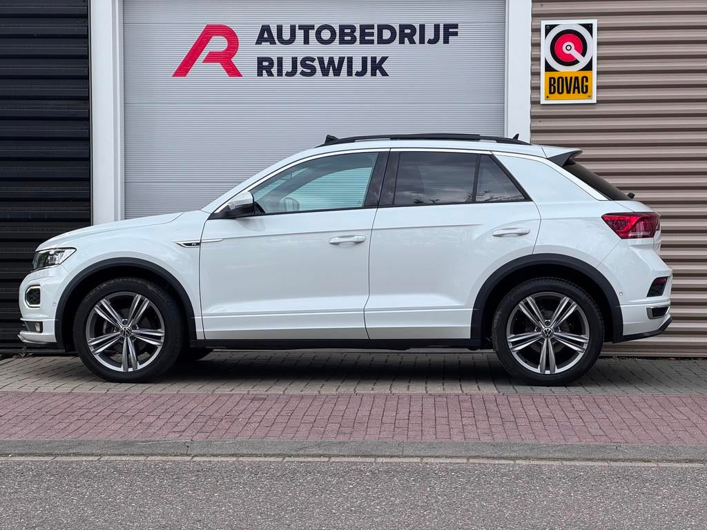 Volkswagen T-Roc 1.5 TSI 3x R-Line Pano/AppleCar/Keyless, Auto's, 12 maanden, 4 cilinders, Alcantara, Wit