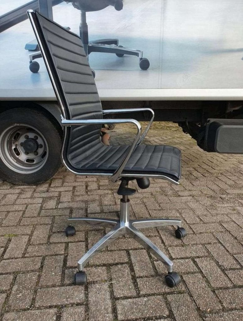 Zeer luxe bureaustoel / vergaderstoel echt leer!, Postbus, Zwart, Ophalen of Verzenden, Onbekend