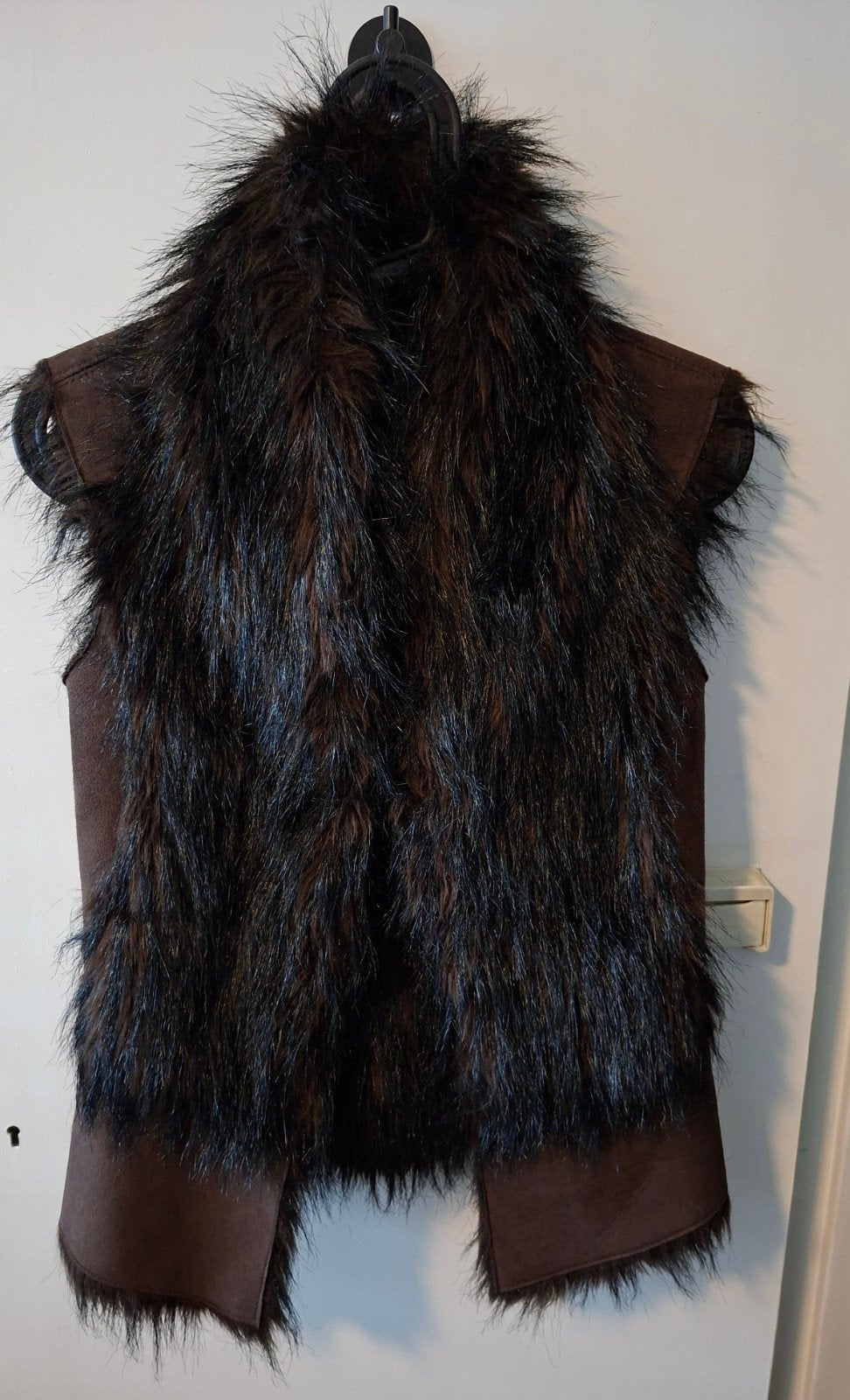 Nieuwe Zara gilet/bodywarmer met nepbont, XS/34, Ophalen of Verzenden, Nieuw, Maat 34 (XS) of kleiner