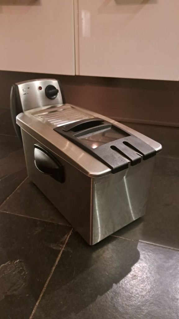 Friteuse, 2 tot 3 liter, Ophalen, Gebruikt, Uitneembare binnenpan