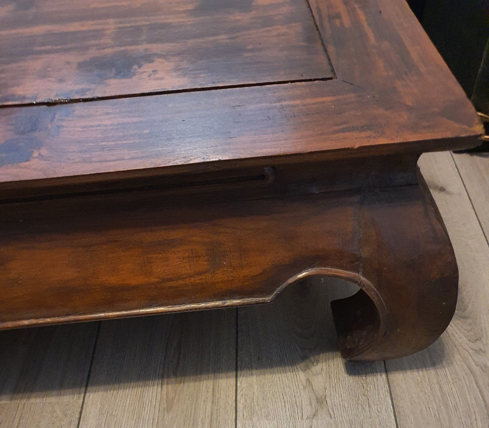 Robuuste houten salontafel - Koloniale stijl., Ophalen