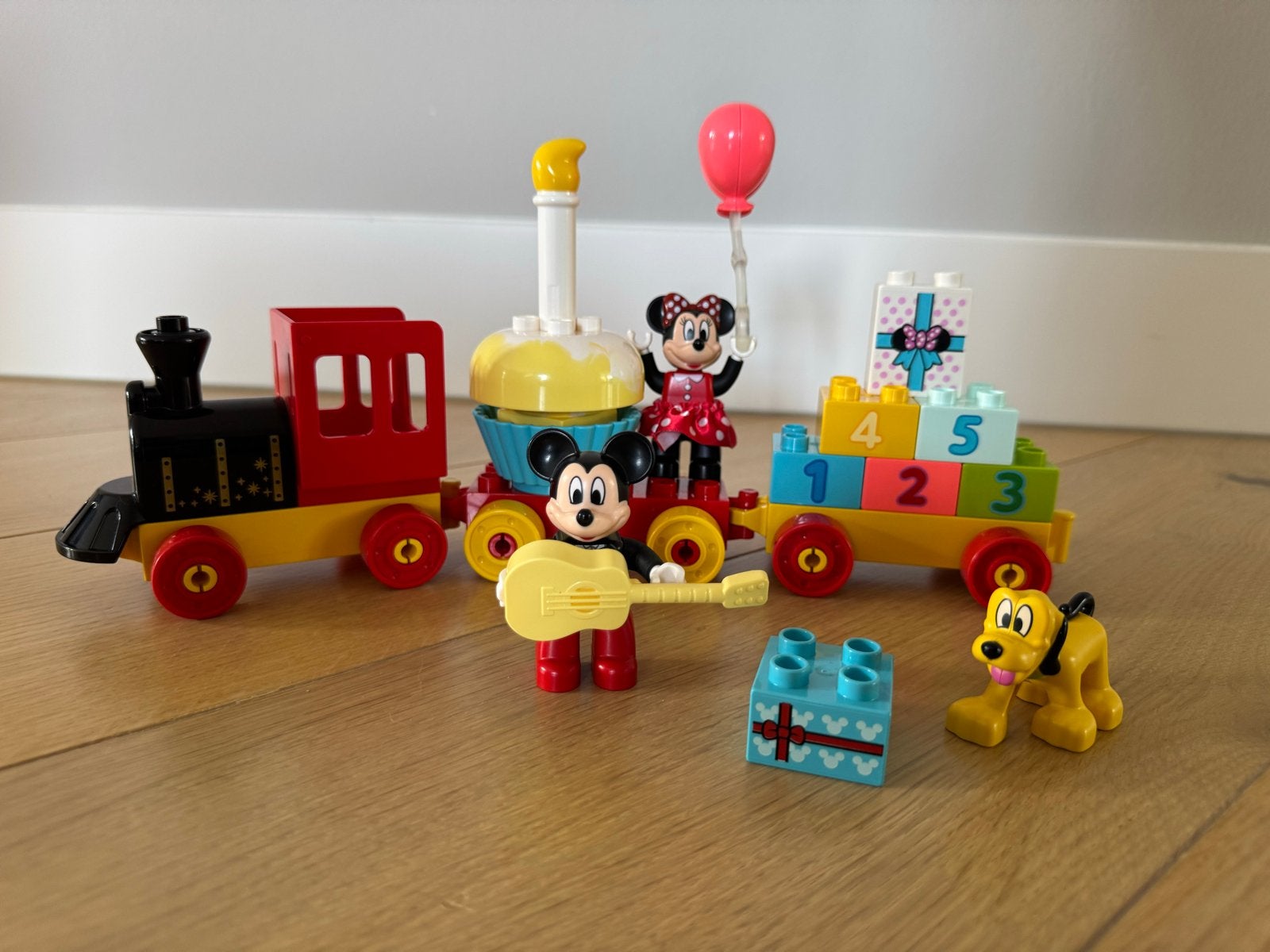 LEGO DUPLO Mickey & Minnie Verjaardagstrein (10941), Ophalen, Zo goed als nieuw, Overige merken