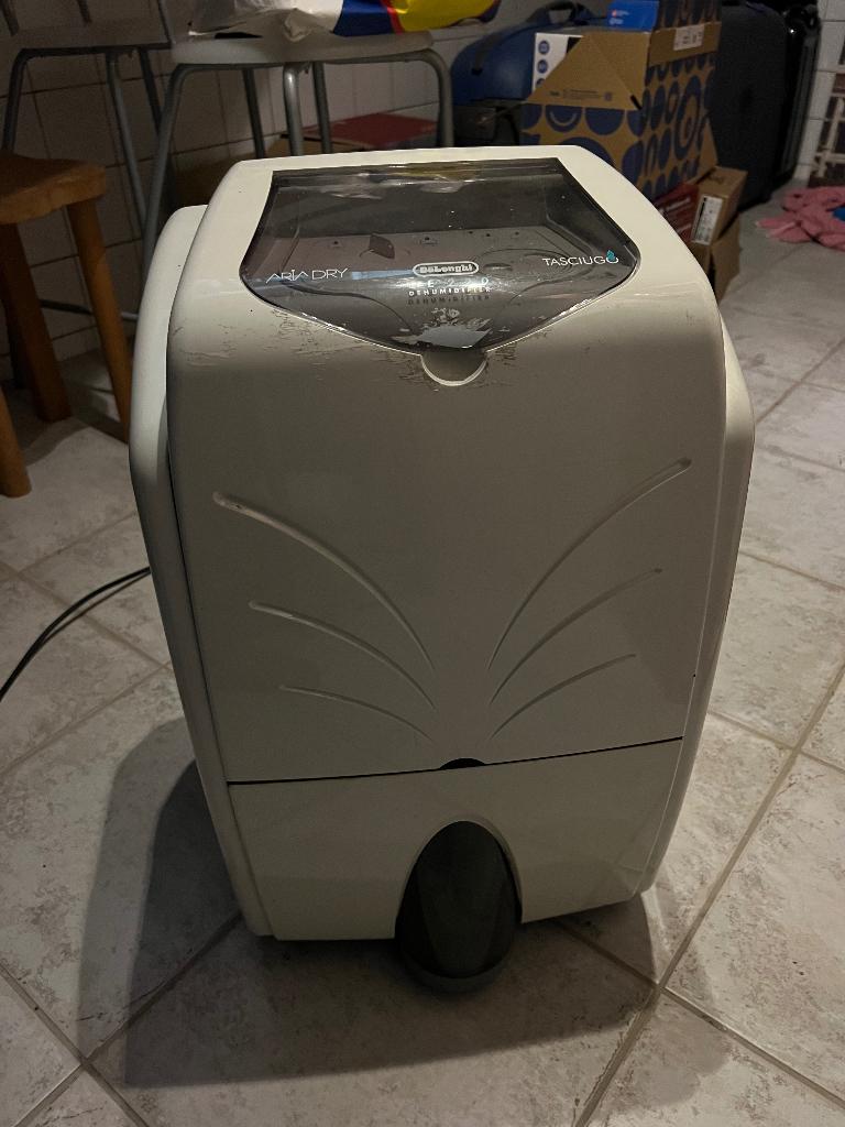DeLonghi Luchtontvochtiger, Witgoed en Apparatuur, Ophalen, Zo goed als nieuw, Luchtontvochter