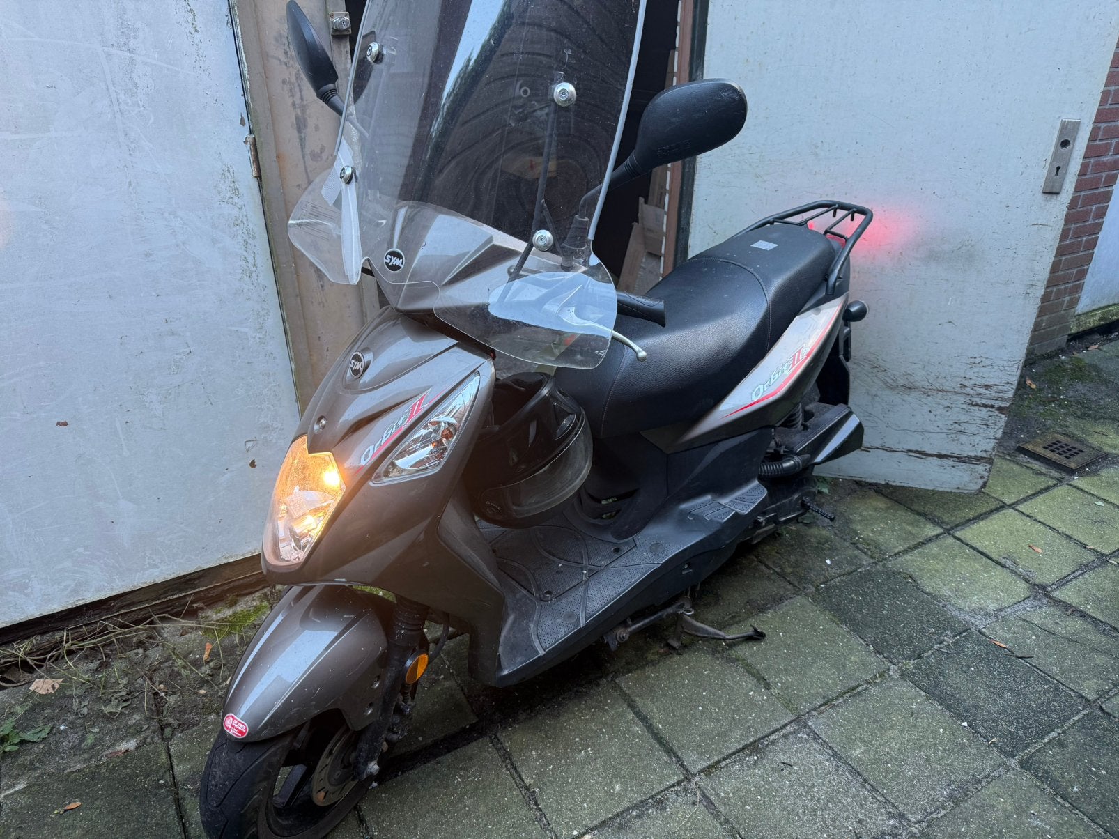 Sym orbit 2, Maximaal 45 km/u, Ophalen of Verzenden, Zo goed als nieuw, Benzine