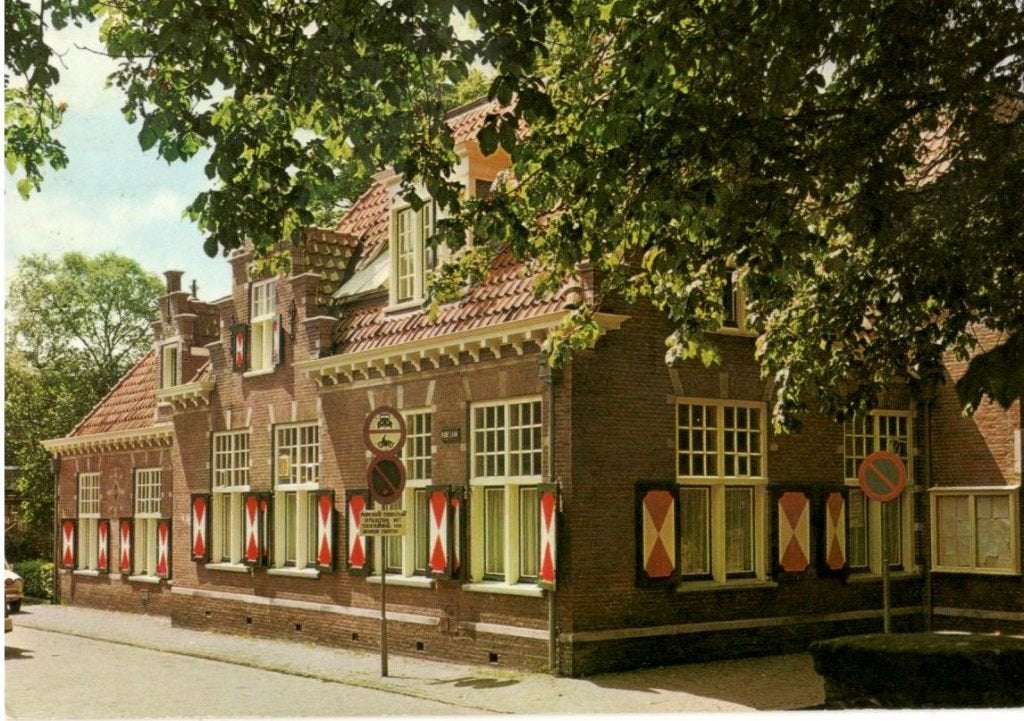 Bergen  (N.H.)  Gemeentehuis, Verzenden, 1960 tot 1980, Gelopen, Noord-Holland