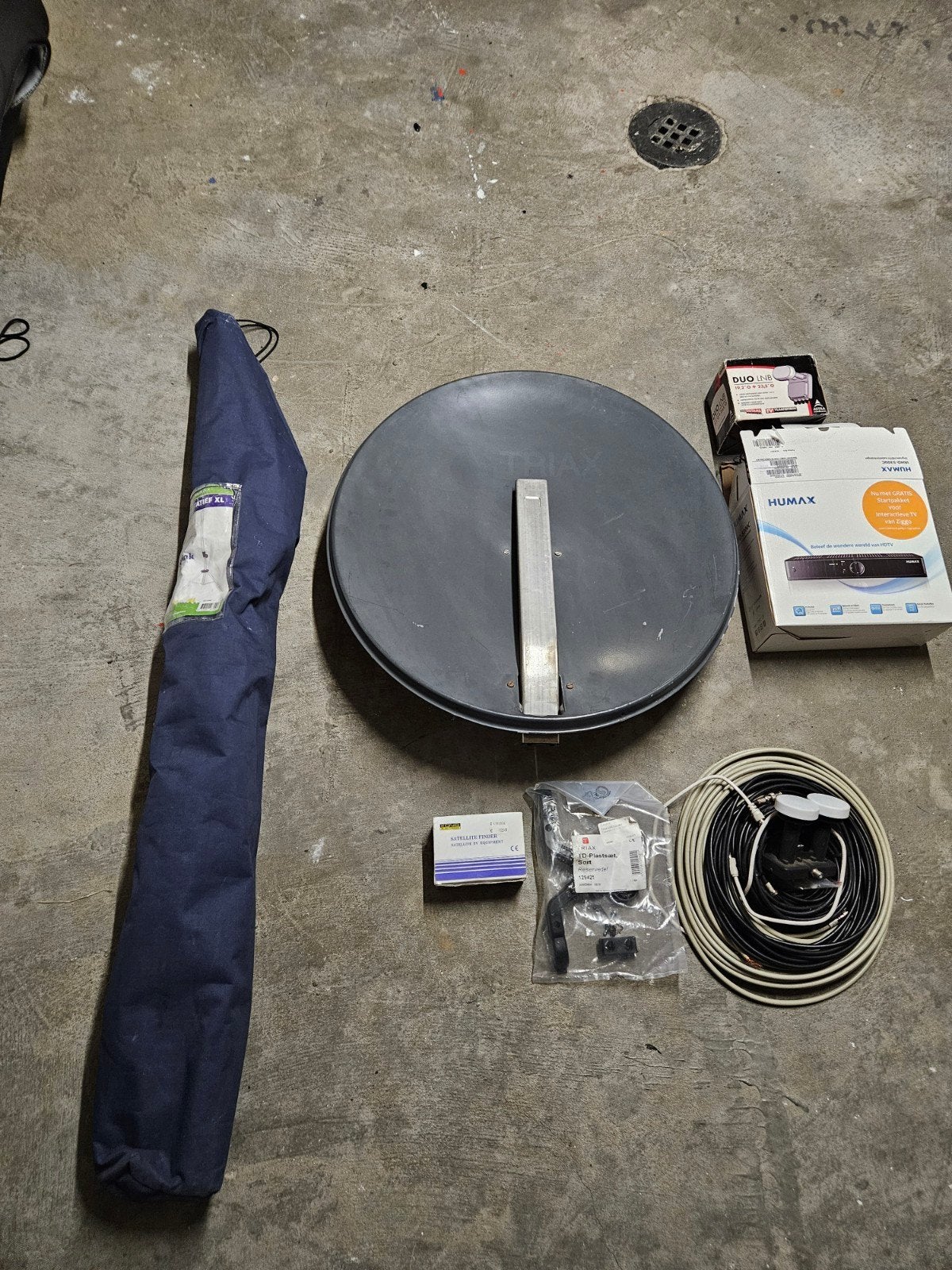 Complete schotelantenne set met Humax ontvanger, Ophalen, Gebruikt, (Schotel)antenne, Humax
