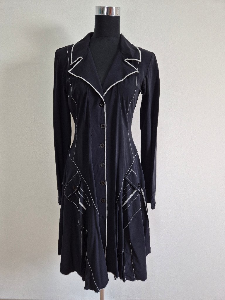 J181 - Zwarte Cassiopee jurk travelstof maat 38-40 (1), Kleding | Dames, Maat 38/40 (M), Zwart, Ophalen of Verzenden, Zo goed als nieuw