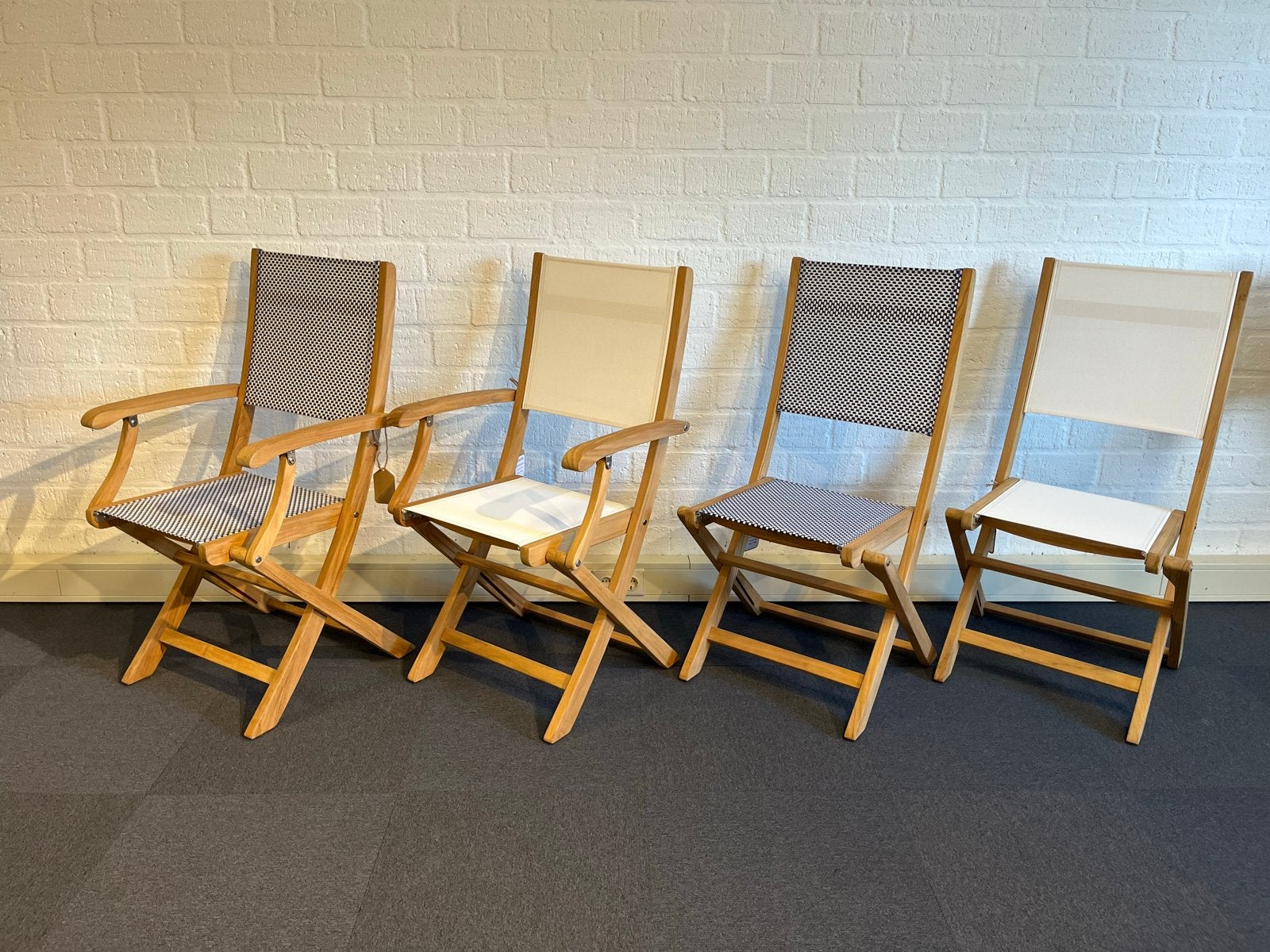 4 Teakhouten inklapbare buitenstoelen met kunststof gaas, Ophalen, Nieuw, Teakhout, Inklapbaar