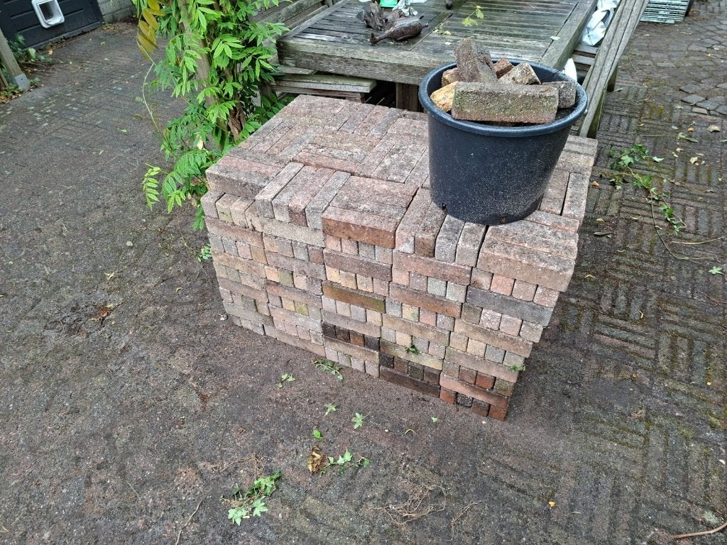 Bestrating: waaltjes, bakstenen, cirkel, kleine grindtegels, Ophalen, Gebruikt, Overige materialen, Overige typen