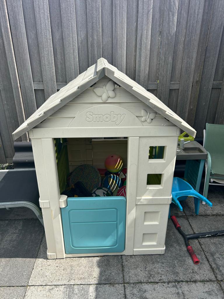 Smoby speelhuisje met schuiframen en deurtje, Ophalen, Gebruikt, Kunststof