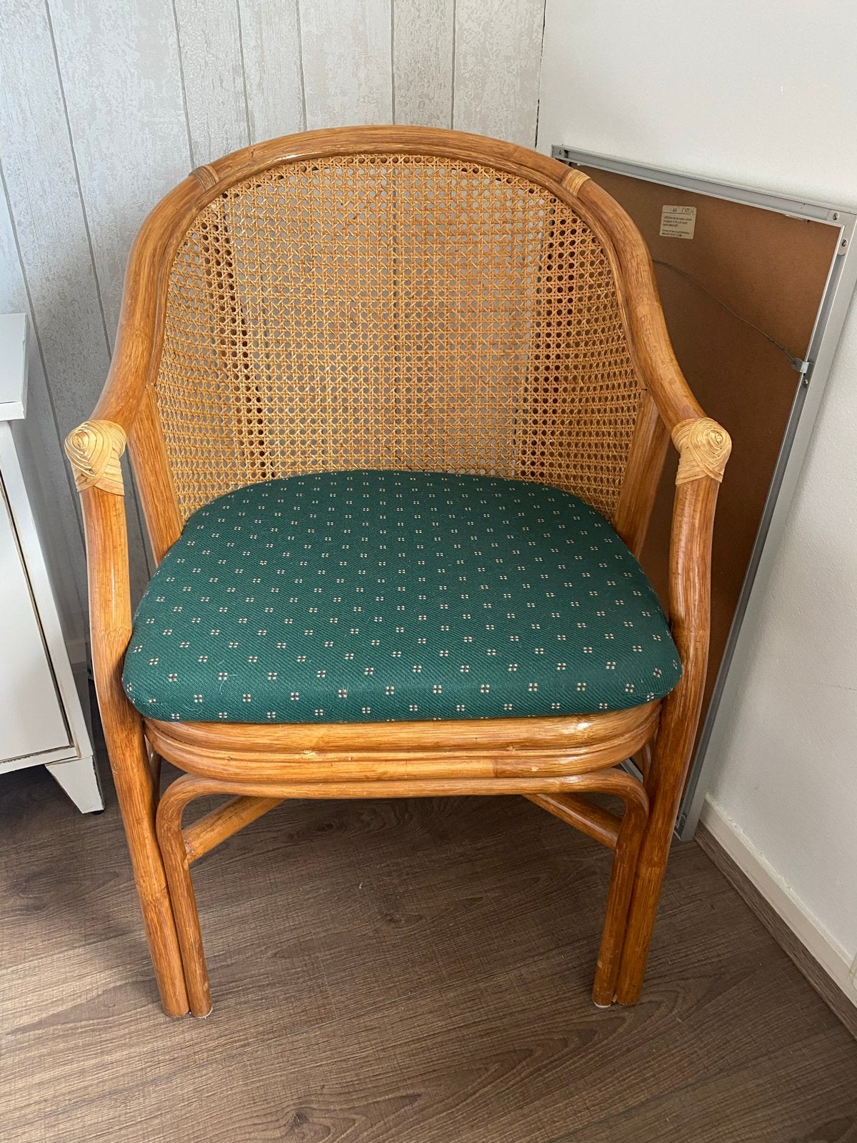 Rotan / Wicker stoel met kussen, Huis en Inrichting, Stoelen, Ophalen, Gebruikt, Bruin, Riet of Rotan