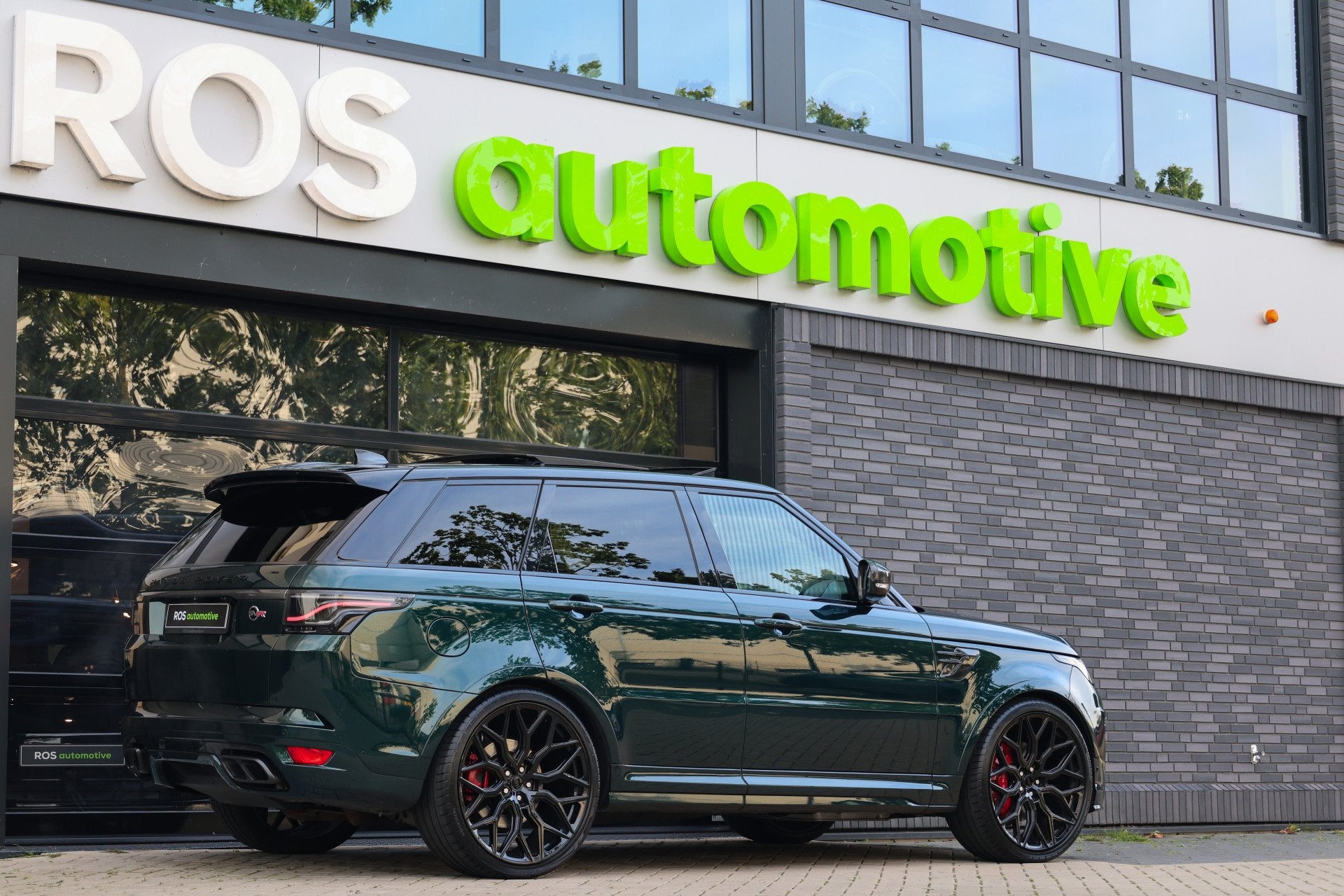 Land Rover Range Rover Sport P575 SVR | UNIEK! | SVO RACING, Automaat, Dealer onderhouden, 3000 kg, Leder