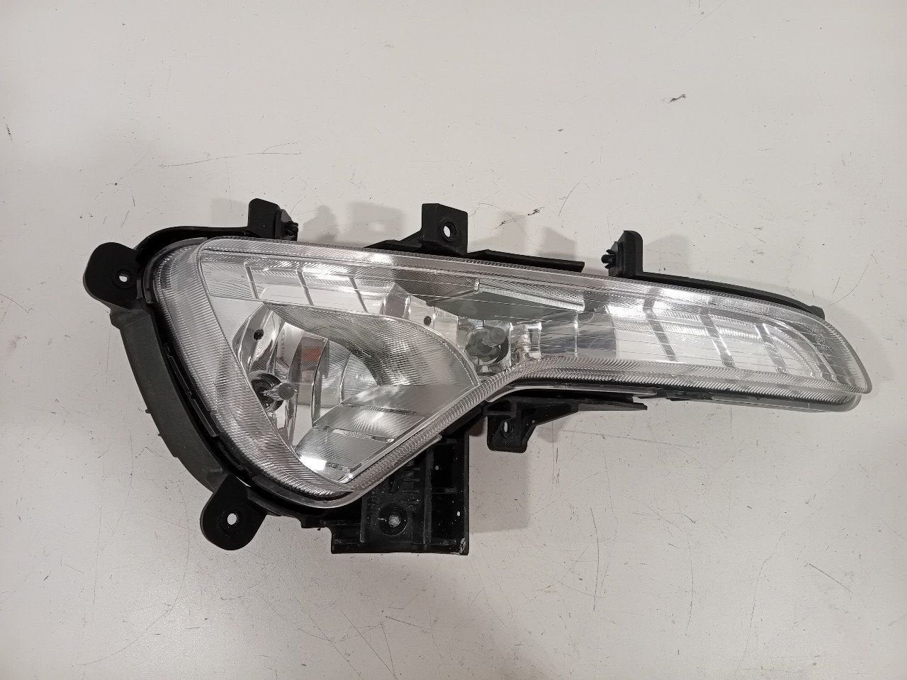 Daglichtrijverlichting rechts voor Kia Sportage, Onderdelen@venauto.nl, Van der Ven Autorecycling B.V., Ettenseweg 76, 4706 PB Roosendaal, The Netherlands