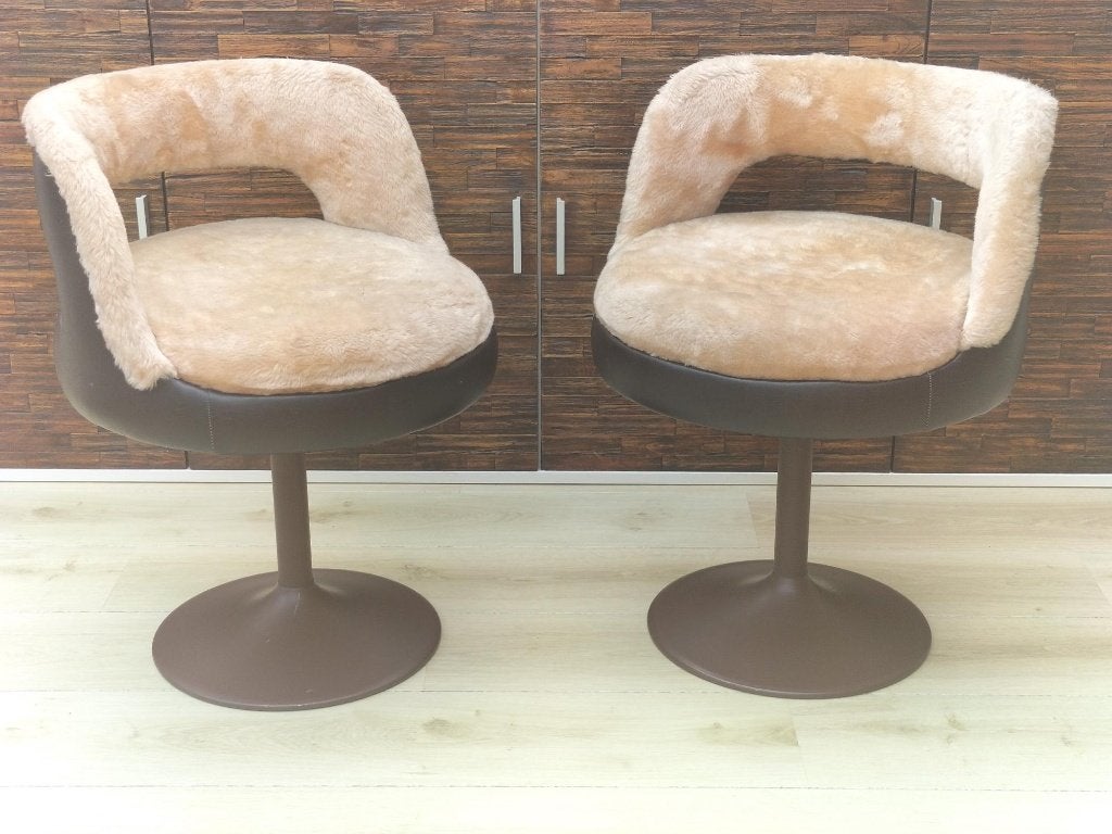 Prachtige vintage set kaptafelstoeltjes rond bont bruin leer, Ophalen