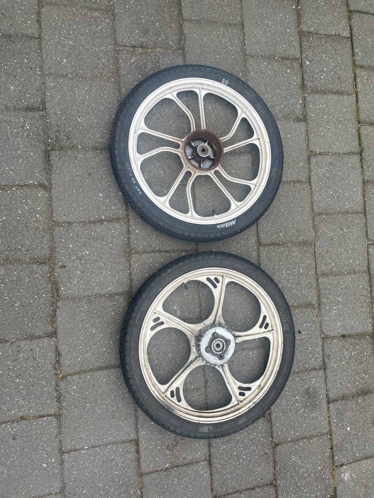 Tomos banden set, Ophalen of Verzenden, Gebruikt, Overige typen, Tomos