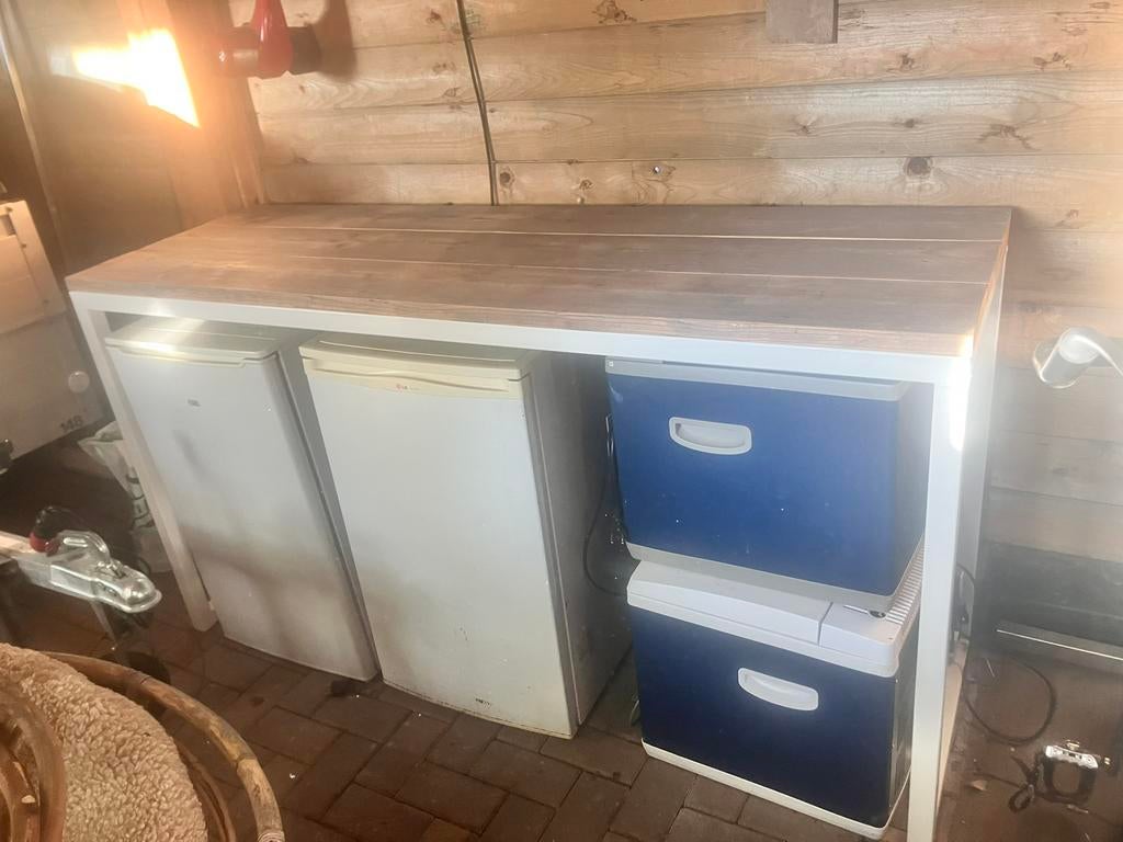 Hoge tafel / commode stijgerhout wit staal, Ophalen of Verzenden, Zo goed als nieuw, Metaal, Overige typen