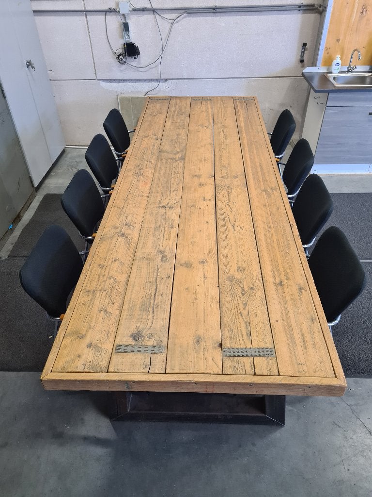 Grote Steigerhouten tafel  met of zonder (8) Stoelen, Ophalen, 100 tot 150 cm, Honing kleurig steigerhouten tafel met robuste stalen poten