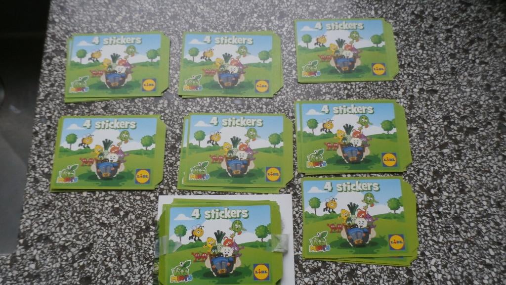 26 vita minis + stickers + Lidl + niet geopend + vitaminis, Lidl, Ophalen of Verzenden