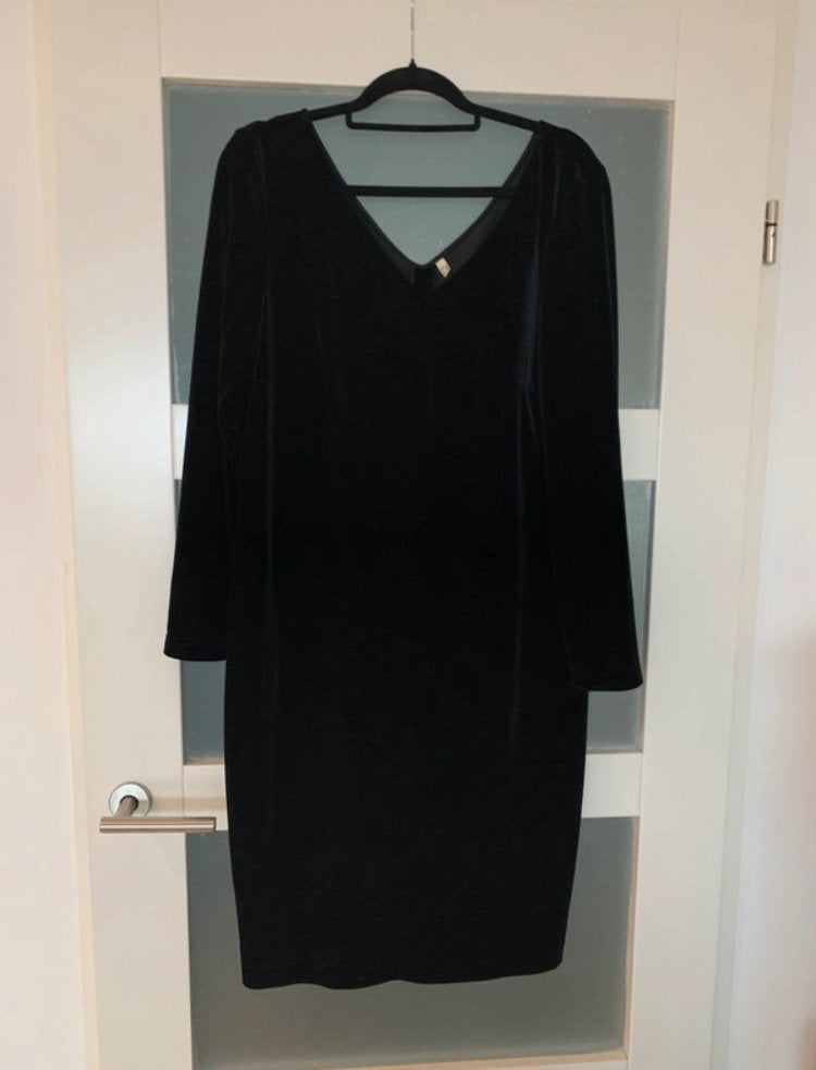 Mooie jurk voor de feestdagen maat 44 zwart velours Samoon, Kleding | Dames, Zwart, Maat 46/48 (XL) of groter, Ophalen of Verzenden