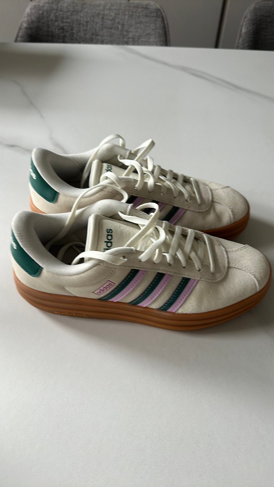 Adidas VL court maat 39, Ophalen of Verzenden, Zo goed als nieuw, Beige, Sneakers of Gympen