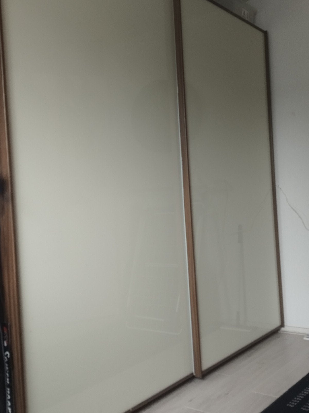 Gratis afhalen prachtige Kledingkast 225 cm, Ophalen of Verzenden