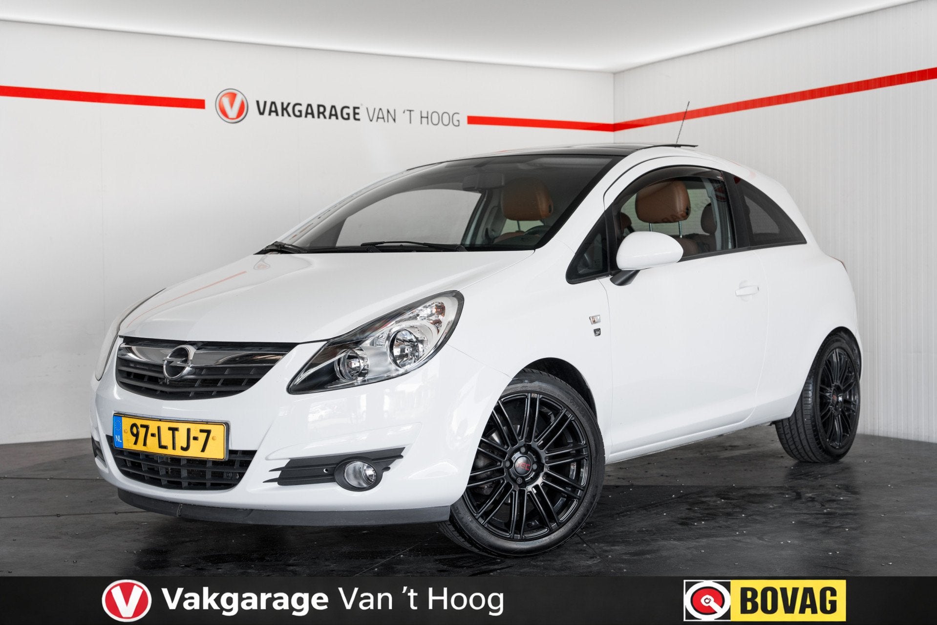 Opel Corsa 1.2-16V '111' Edition Automaat,Leder,Panoramadak,, Euro 5, 750 kg, 1229 cc, Wit