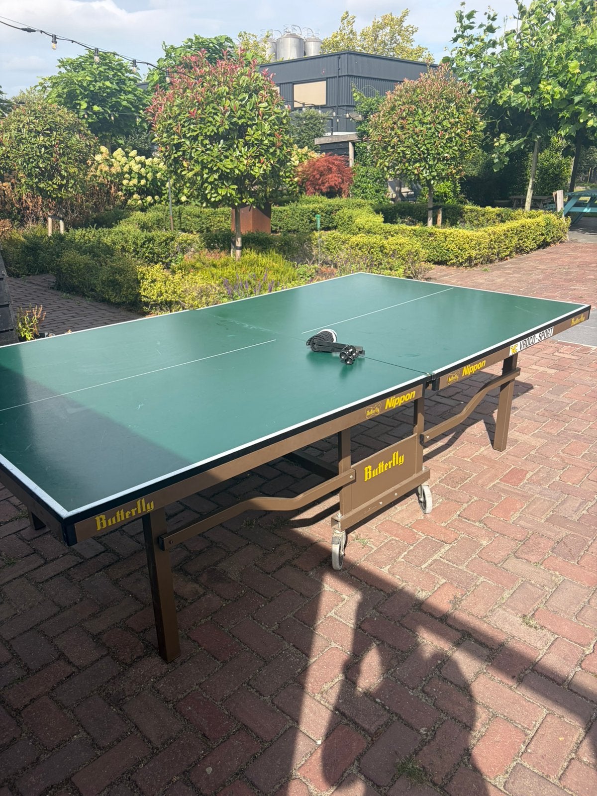 Oerdegelijke tafeltennis tafel op wielen, Sport en Fitness, Ophalen, Gebruikt, Tafel Indoor, Verrijdbaar