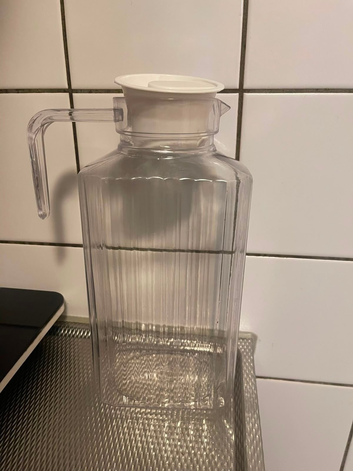 Plastic schenkkan met deksel / sapkan – 2L, Ophalen, Kunststof, Zo goed als nieuw, Voorraadpot
