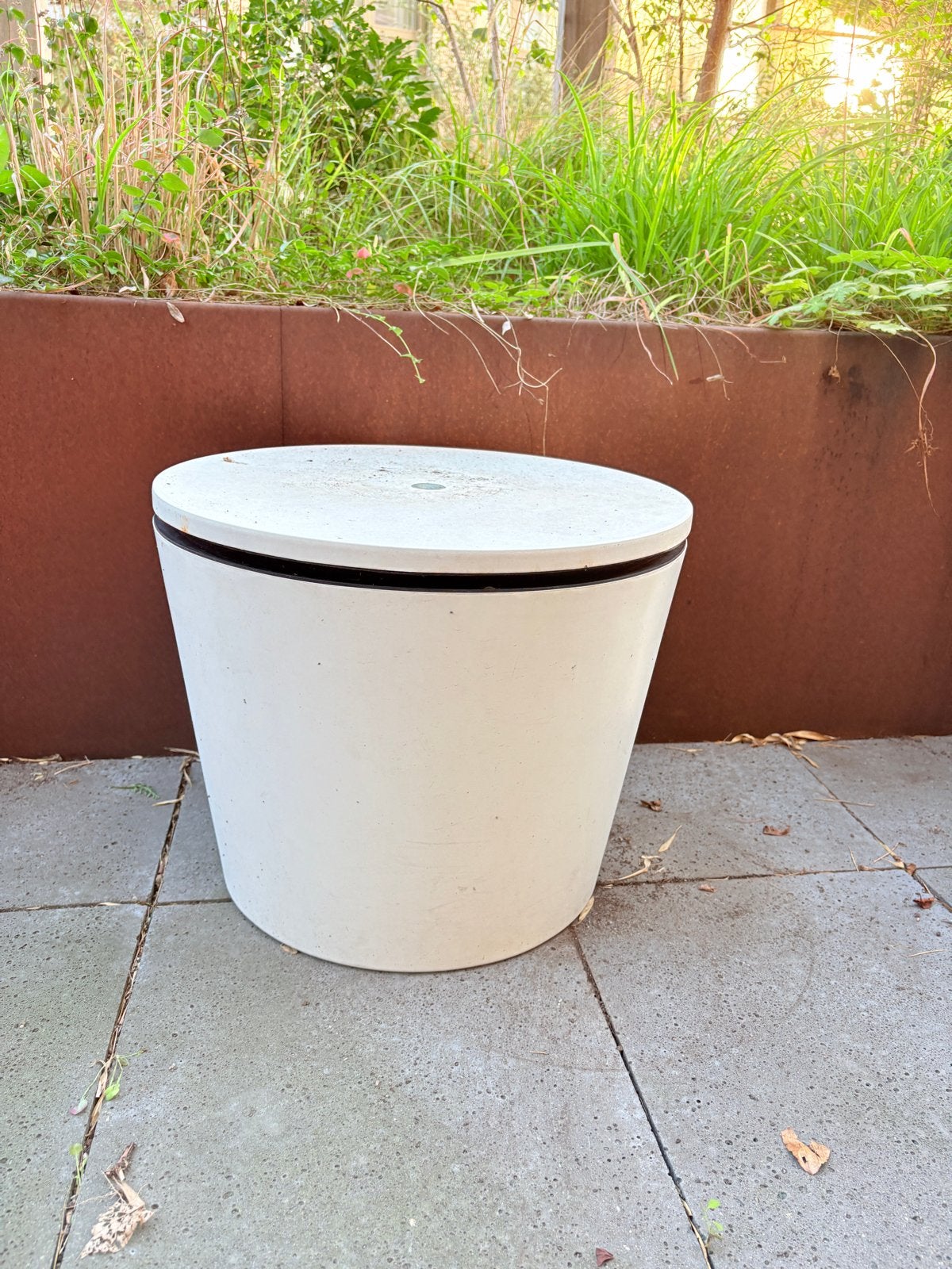 Koeler en tafel voor buiten op het terras of tuin, Ophalen, Kunststof, Gebruikt, Minder dan 60 cm