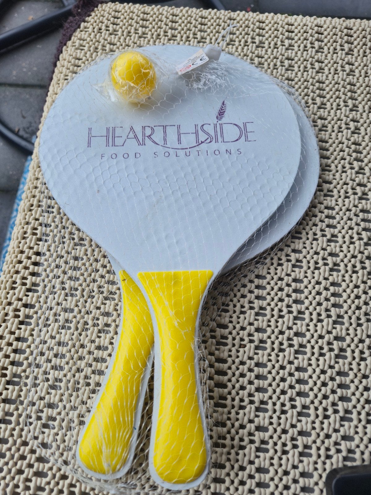 Nieuwe Beachball set / Strandtennis set met bal, Sport en Fitness, Ophalen, Nieuw, Racket(s)