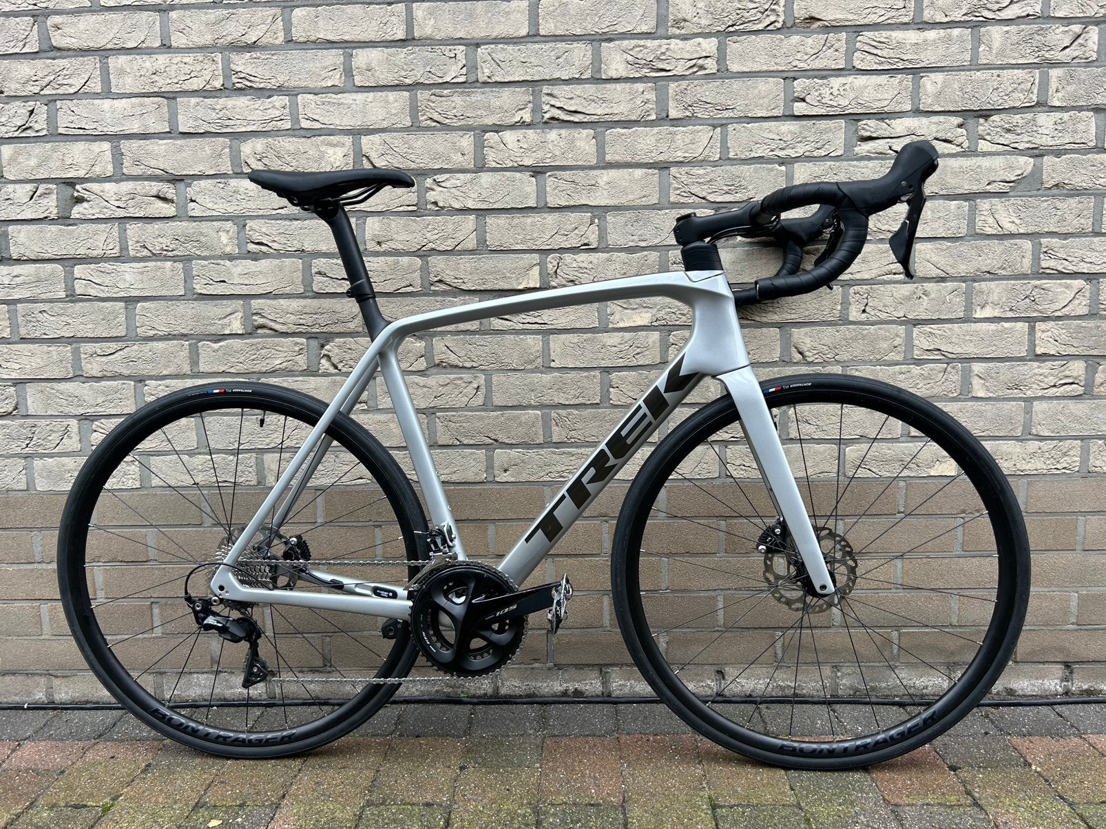 Trek Emonda SL 5 (2023) - 105 - Maat 54, Fietsen en Brommers, Overige merken, 28 inch, Carbon, Ophalen of Verzenden