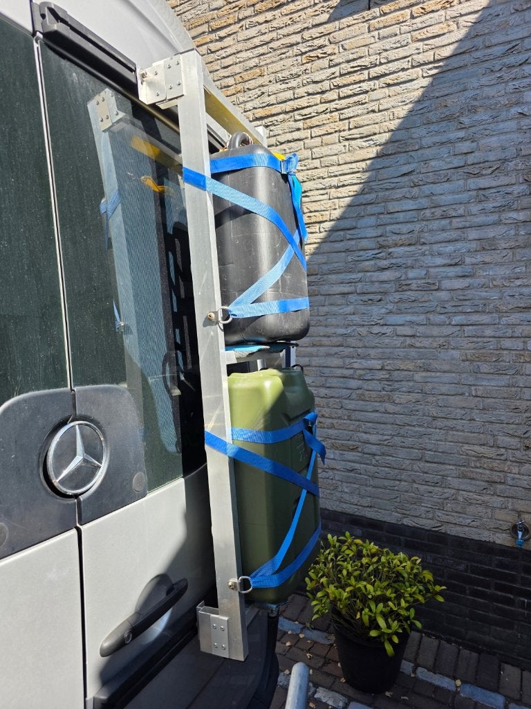 Deurrek voor  achterdeur camper (jerrycans niet inbegrepen), Ophalen, Gebruikt