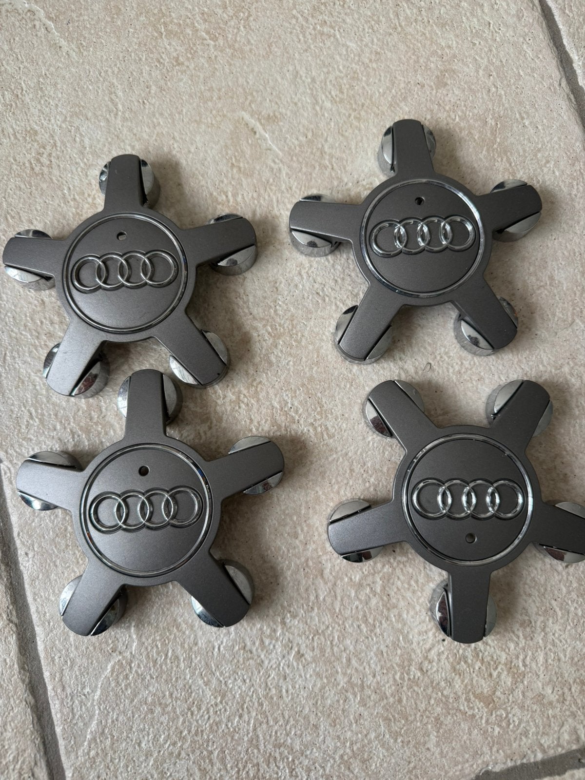 Originele Audi naafdoppen – Set van 4, Ophalen of Verzenden, Zo goed als nieuw