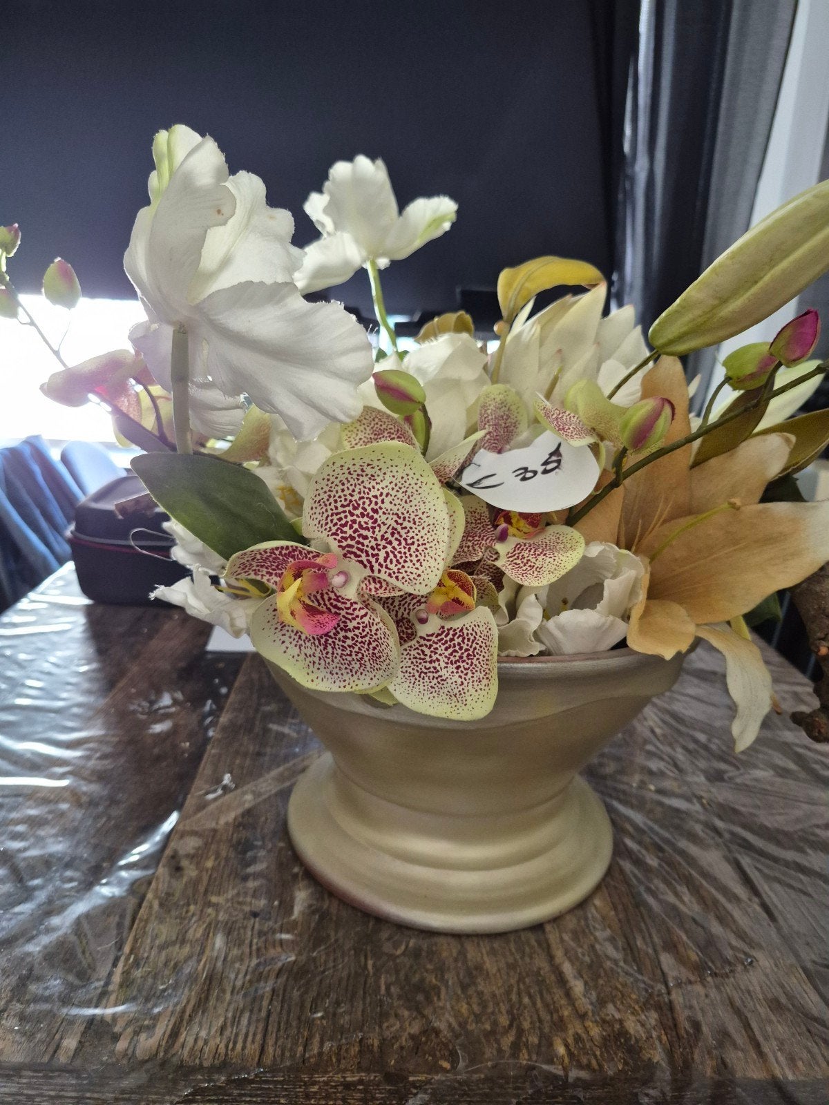 Mooi boeket kunstbloemen met bijpassende vaas, Ophalen, Nieuw, Overige kleuren, Overige materialen