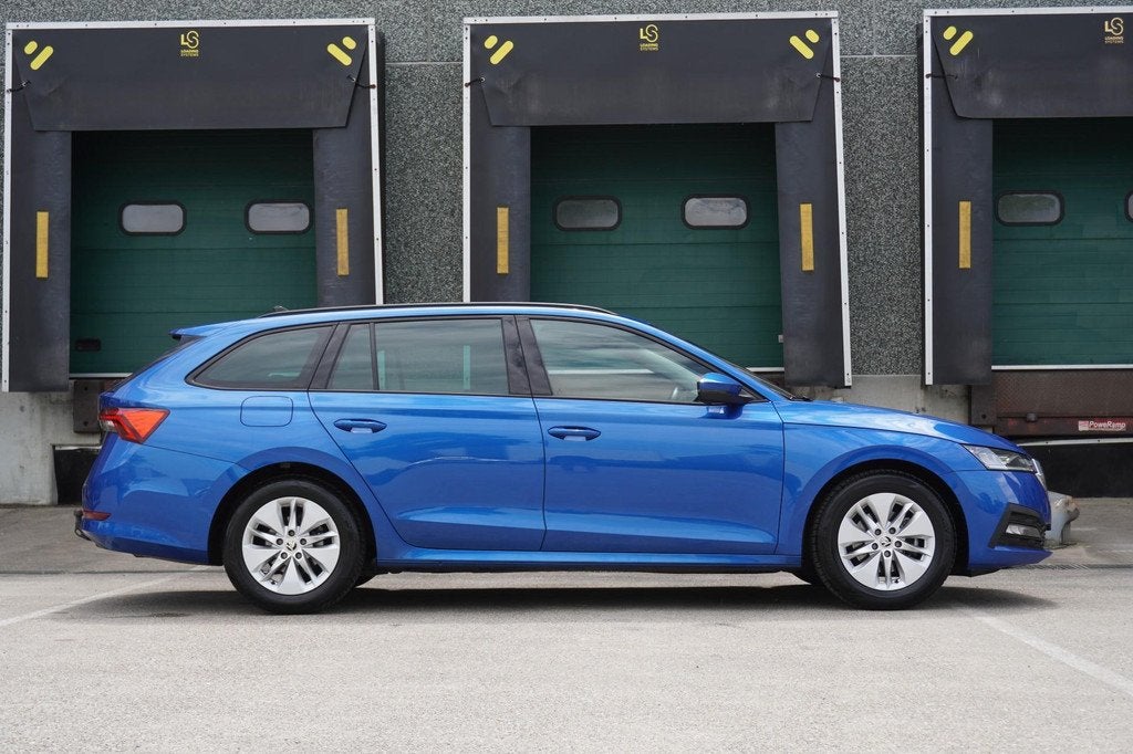 Skoda Octavia Combi 1.0 e-TSI 110pk DSG Ambition | Trekhaak, 12 maanden, Stof, Gebruikt, Blauw