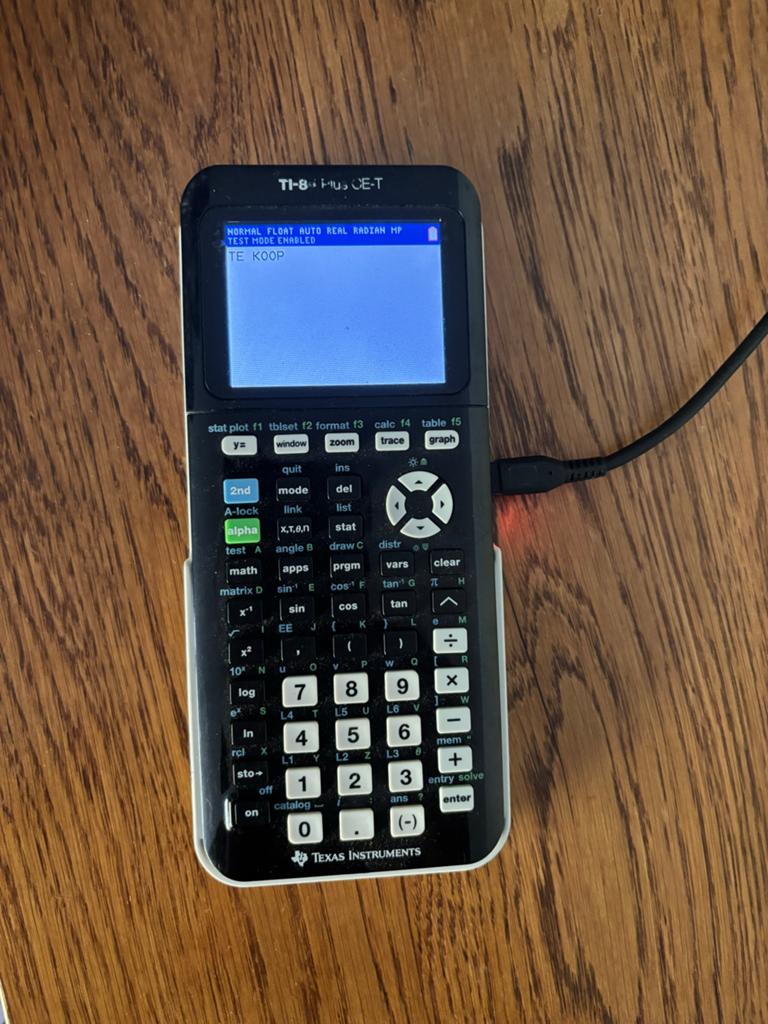 TI-84 Plus CE-T grafische rekenmachine met oplader, Diversen, Ophalen, Grafische rekenmachine, Zo goed als nieuw