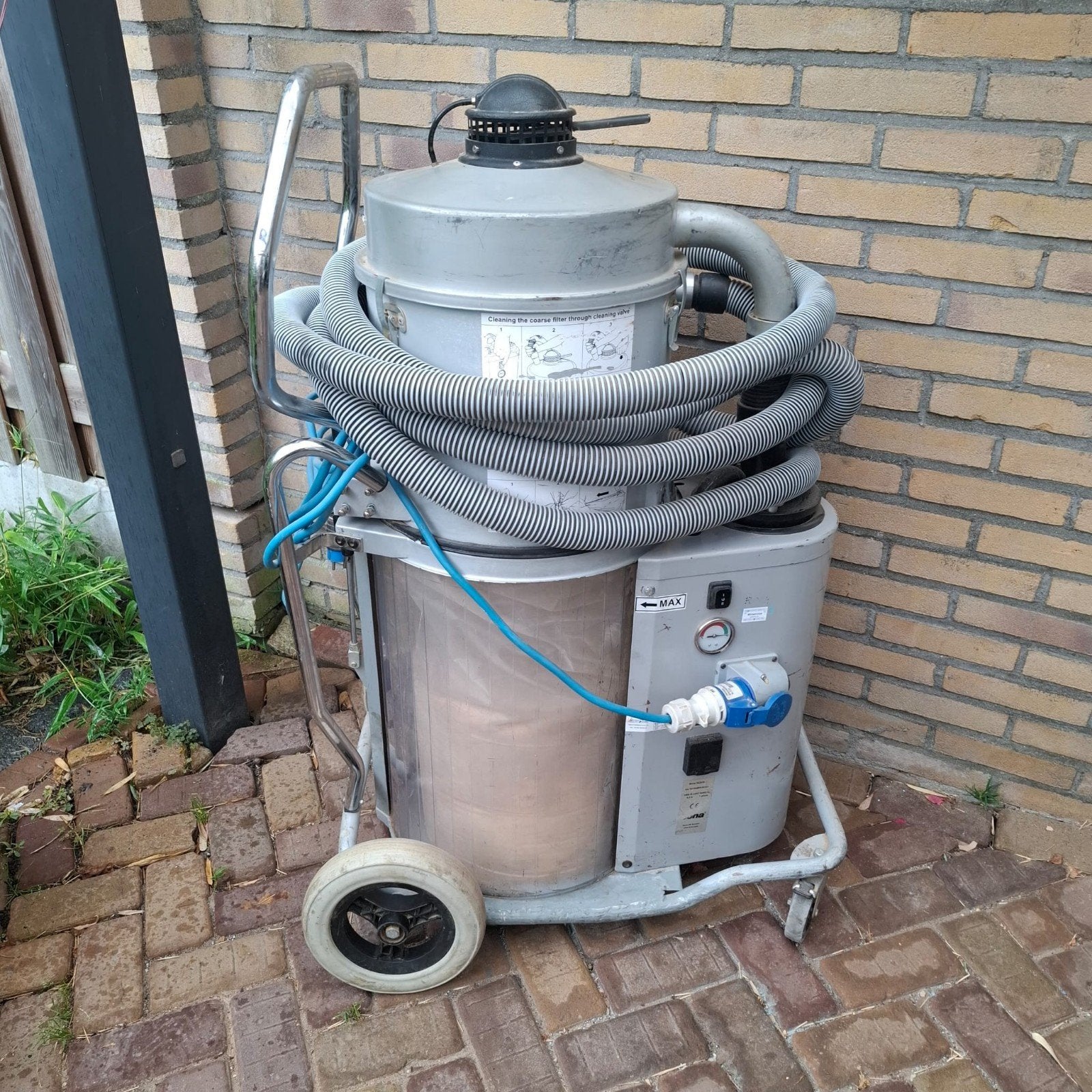 Industriële stofzuiger -Bona, Witgoed en Apparatuur, Ophalen, Inclusief accessoires, Gebruikt, Industriële stofzuiger