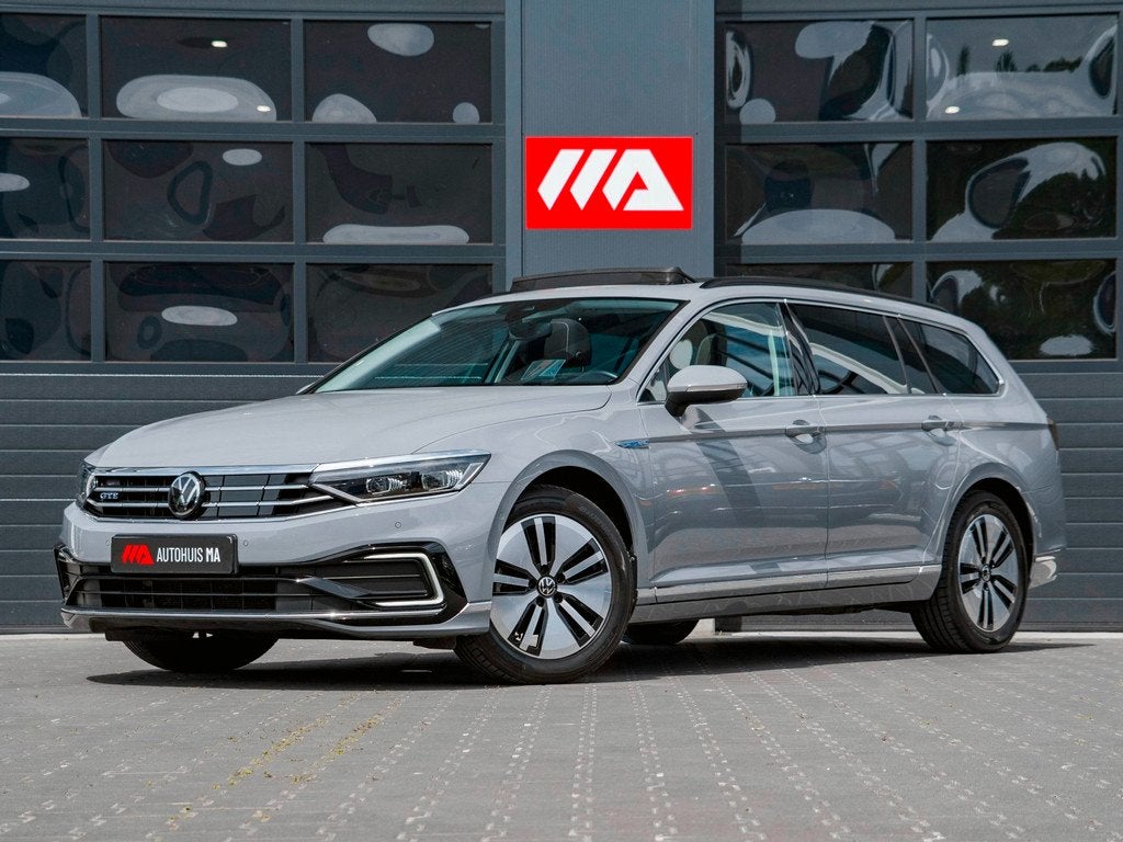Volkswagen PASSAT 1.4 TSI PHEV GTE Business Pano|Trekhaak|He, Gebruikt, 4 cilinders, Met garantie (alle), Plug-in hybride